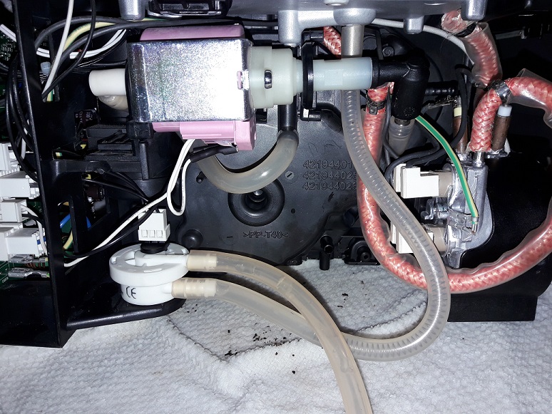 Philips EP5441 - Pumpe laut, Membranregler? - Kaffeevollautomaten •  Reparatur • Wartung • Pflege - Kaffeevollautomaten Forum rund um die  Reparatur & Pflege